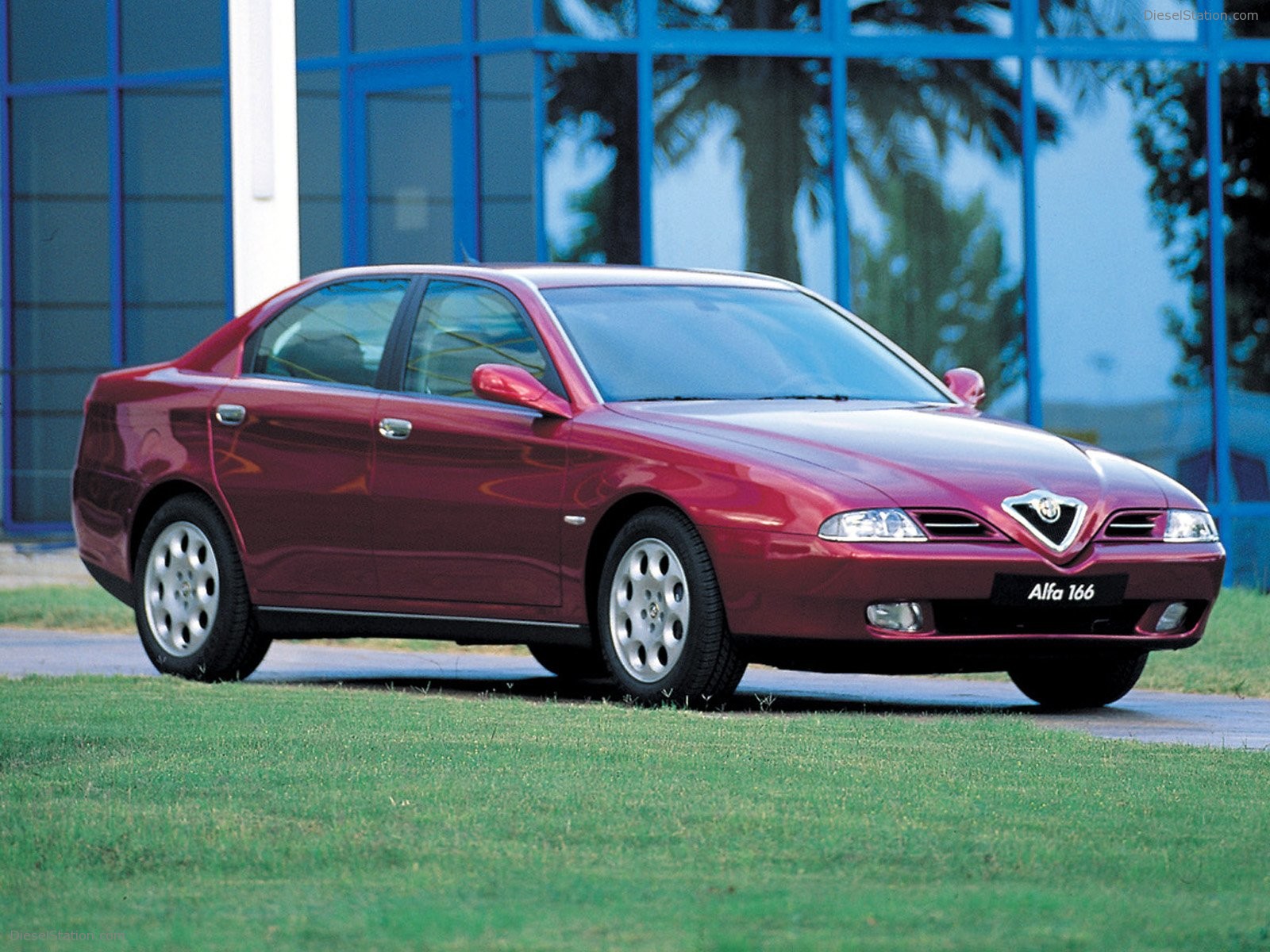 Alfa Romeo 166